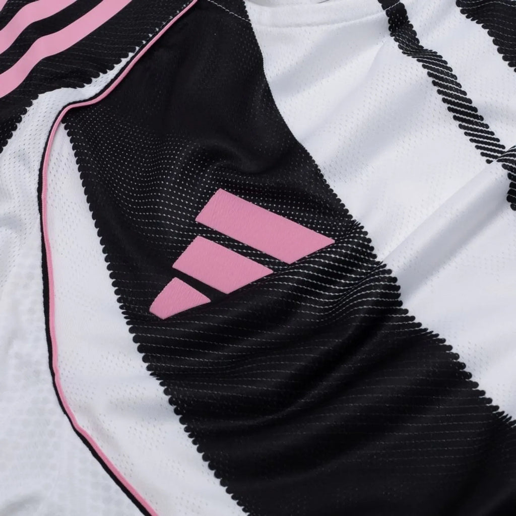 Juventus Home Match Jersey Player Version 202526 Football Jersey