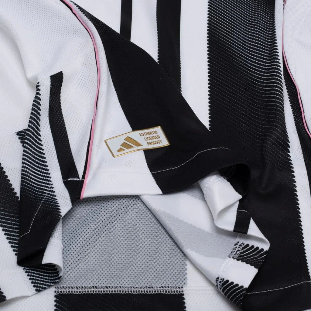 Juventus Home Match Jersey Player Version 202526 Football Jersey